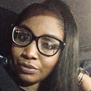 Meet your Posher, Brittney